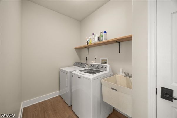 Interior, Washer, Wood Texture Flooring
