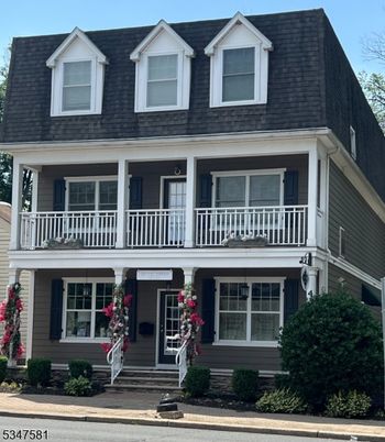 Exterior, Facade, Cape Cod