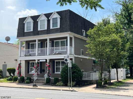 Exterior, Facade, Queen Anne Victorian