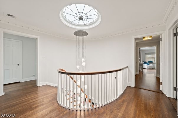Interior, Pendant Lights, Wood Texture Flooring
