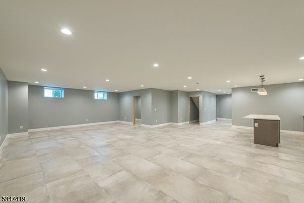 Empty room, Interior, Pendant Lights, Recessed Lighting