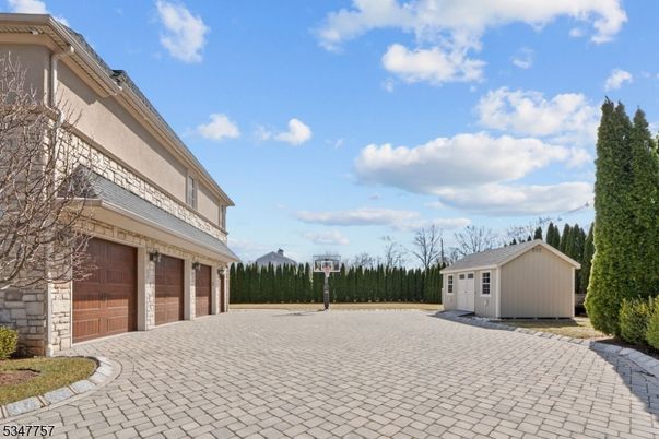 Detached Garage, Exterior