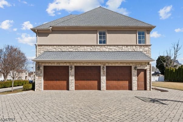 Attached, Exterior, Facade, Brick Traditional