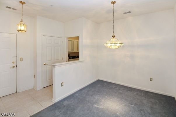 Empty room, Interior, Pendant Lights