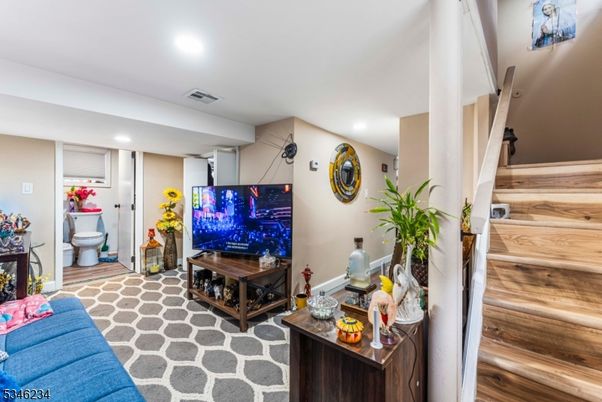 Bathroom, Interior, Living room, Recessed Lighting