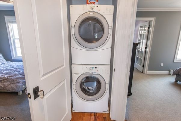 Interior, Utility Closets, Washer, Wood Texture Flooring