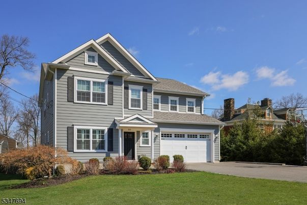 Attached, Exterior, Facade, Farmhouse