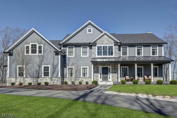 Exterior, Facade, Farmhouse