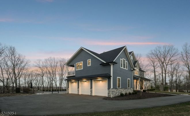 Attached, Exterior, Facade, Farmhouse