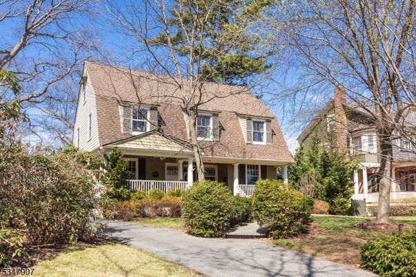 Exterior, Facade, Cape Cod