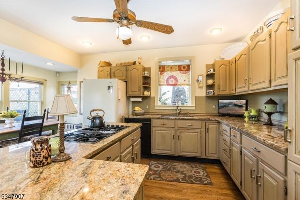 Dining room, Interior, Kitchen, Recessed Lighting, Wood Texture Flooring
