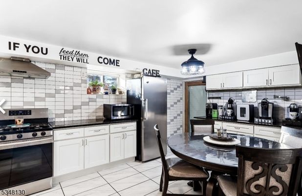 Dining room, Interior, Kitchen, Stainless Steel Appliances