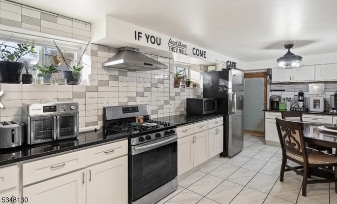 Dining room, Interior, Kitchen, Stainless Steel Appliances