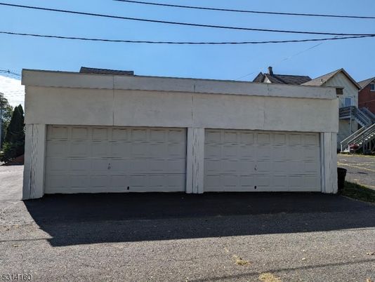 Detached Garage, Exterior