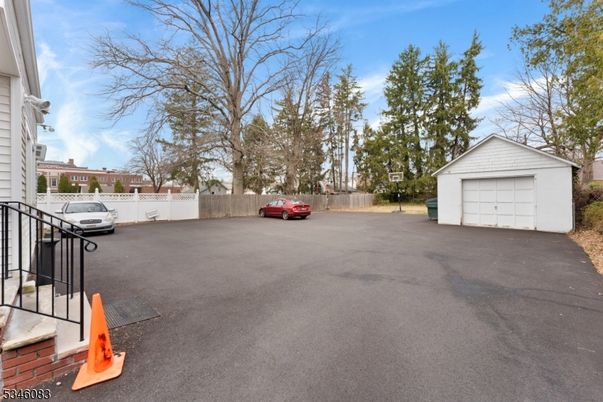 Detached Garage, Exterior