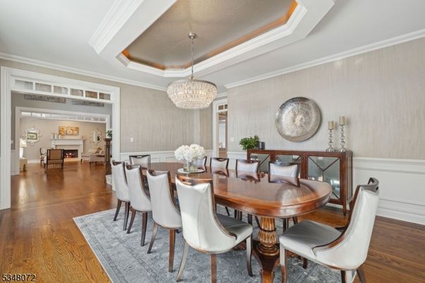 Chandelier, Dining room, Fireplace, Interior, Wood Texture Flooring