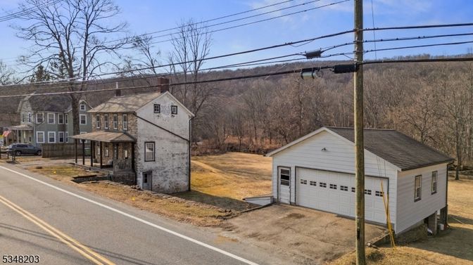 Detached Garage, Exterior