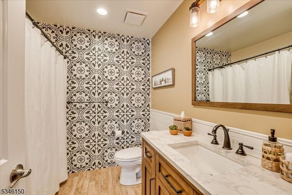 Bathroom, Interior, Recessed Lighting, Wood Texture Flooring