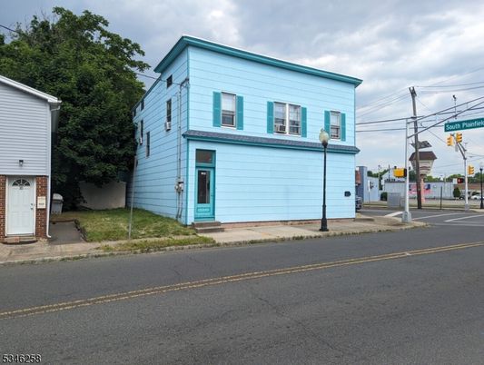Exterior, Facade, None