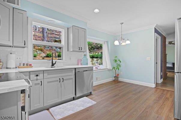 Interior, Kitchen, Pendant Lights, Recessed Lighting, Wood Texture Flooring