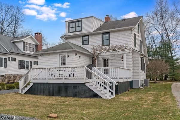 Exterior, Facade, Queen Anne Victorian