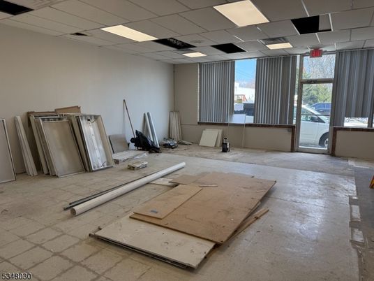 Fitness Equipment, Interior, Recessed Lighting