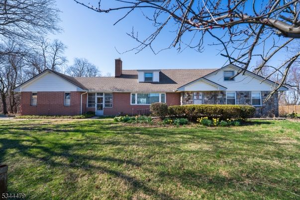 Backyard, Exterior, Facade, Brick Facade, Ranch