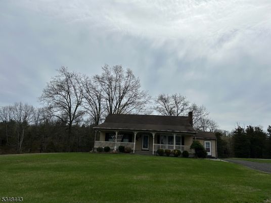 Backyard, Exterior, Facade, Cape Cod