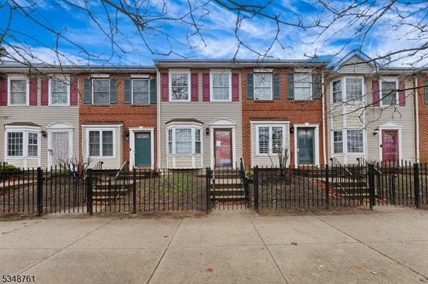 Exterior, Facade, Brick Facade, Rowhouse