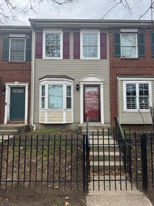 Exterior, Facade, Brick Facade, Rowhouse