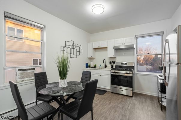 Dining room, Interior, Kitchen, Stainless Steel Appliances, Wood Texture Flooring