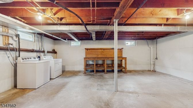 Interior, Washer, Wooden Beams