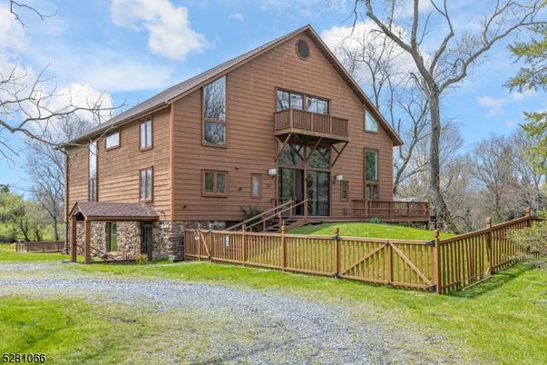 Backyard, Exterior, Facade, Log Home