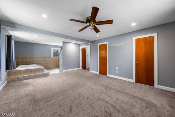 Bathroom, Empty room, Interior, Recessed Lighting