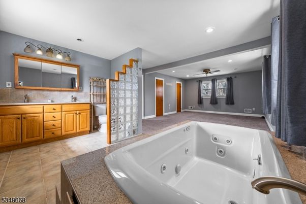 Bathroom, Interior, Recessed Lighting