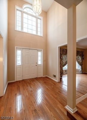 Interior, Pendant Lights, Wood Texture Flooring
