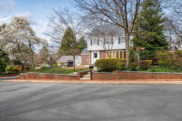 Exterior, Facade, Brick Facade, Raised Ranch