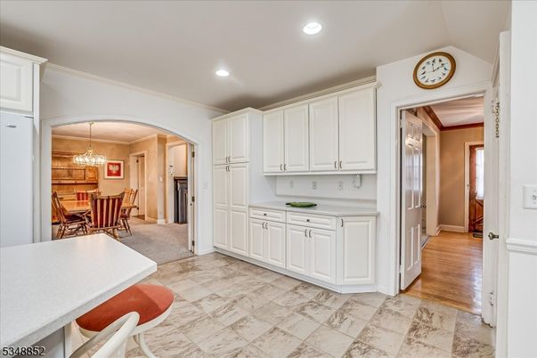 Chandelier, Dining room, Interior, Kitchen, Pendant Lights, Recessed Lighting, Wood Texture Flooring