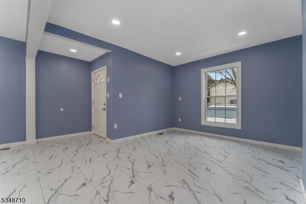 Empty room, Interior, Marble, Recessed Lighting