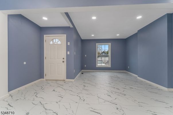 Empty room, Interior, Marble, Recessed Lighting