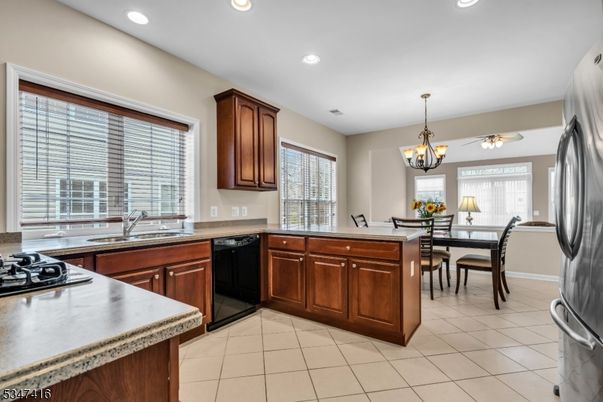 Chandelier, Dining room, Interior, Kitchen, Recessed Lighting