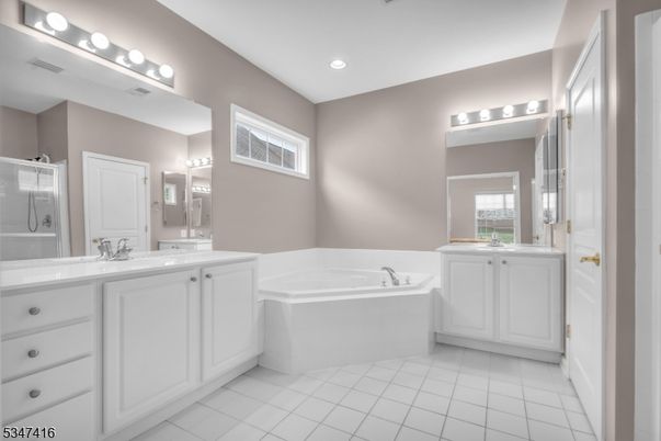 Bathroom, Dual Sink Vanities, Interior, Recessed Lighting