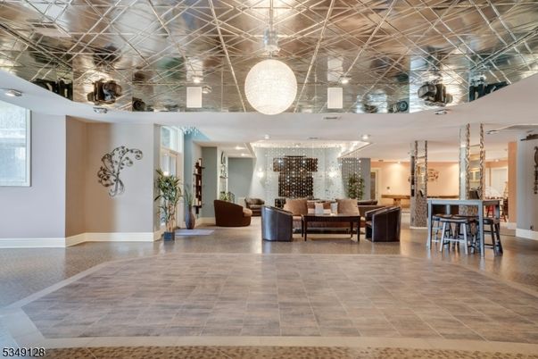 Chandelier, Dining room, Interior, Living room, Pendant Lights, Recessed Lighting
