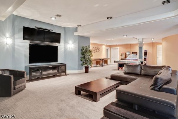Interior, Living room, Pendant Lights, Recessed Lighting