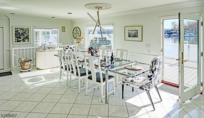 Dining room, Interior, Pendant Lights, Recessed Lighting