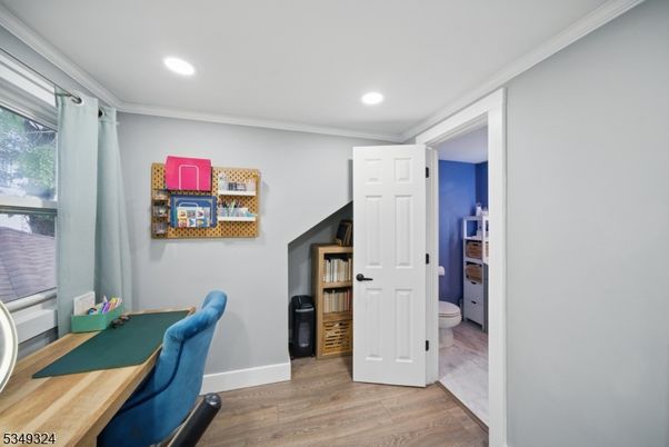 Bathroom, Interior, Recessed Lighting, Wood Texture Flooring