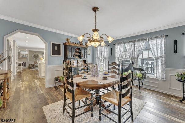 Chandelier, Dining room, Interior, Recessed Lighting, Wood Texture Flooring