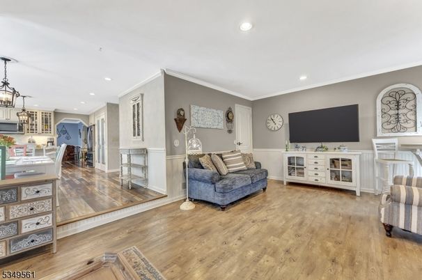 Interior, Kitchen, Living room, Pendant Lights, Recessed Lighting, Wood Texture Flooring