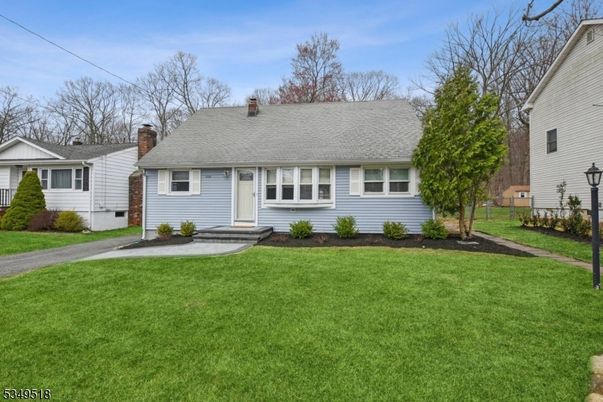 Backyard, Exterior, Facade, Cape Cod