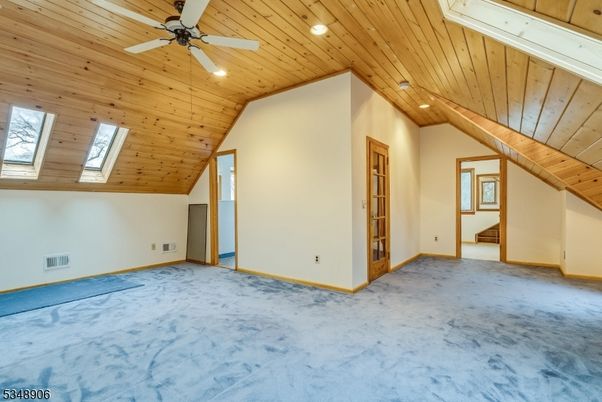 Empty room, Interior, Recessed Lighting, Wooden Ceilings